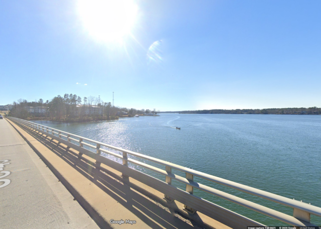 No swimming in Lake Wylie after wastewater overflow; crews testing bacteria level