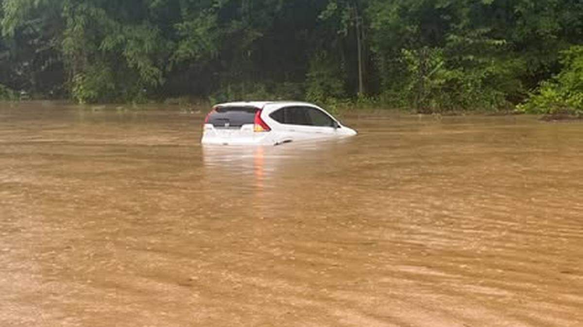 “Significant flooding” traps drivers, prompts alert by NC sheriff