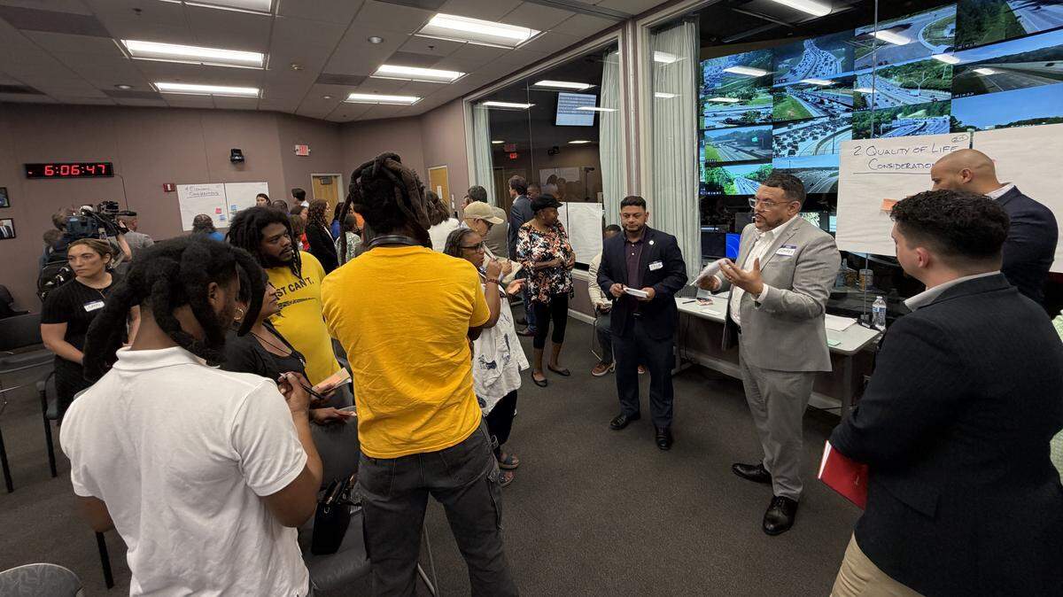At I-77 meetings, Charlotte residents feel divided over contentious toll project