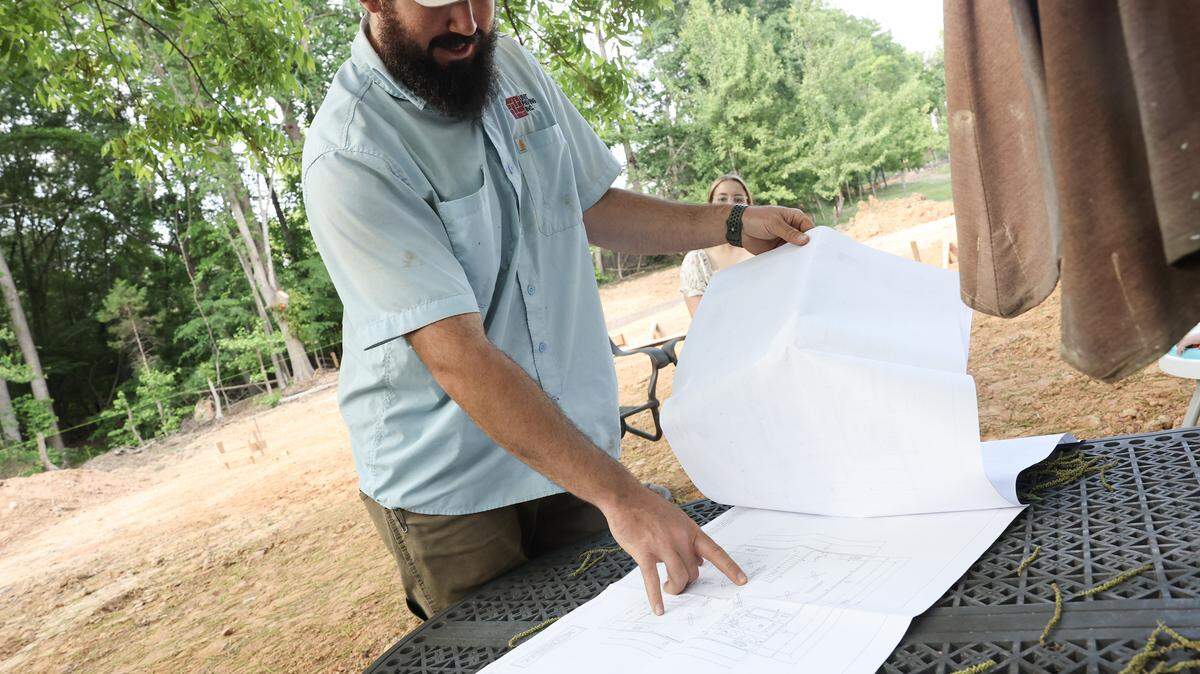 What we know about a Charlotte-area business customers say pocketed tens of thousands