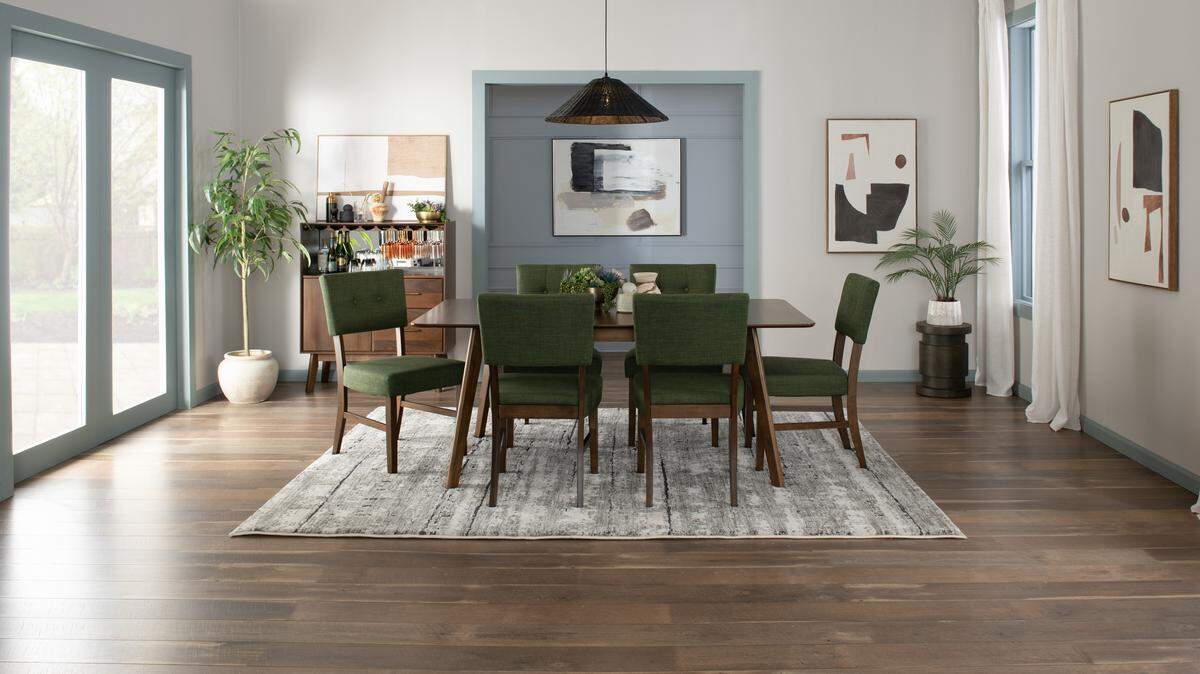 Discount furniture chain coming to Charlotte, already planning 3 more stores here