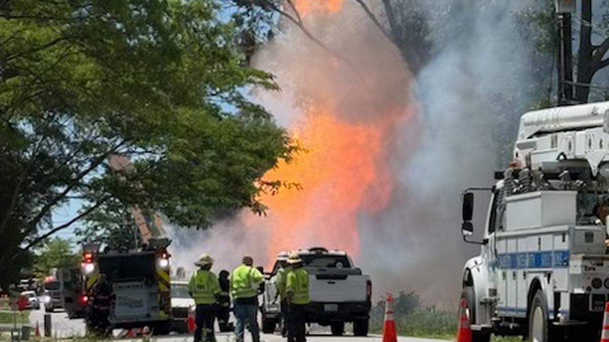 Gas leak in Matthews closes roads as firefighters battle blaze
