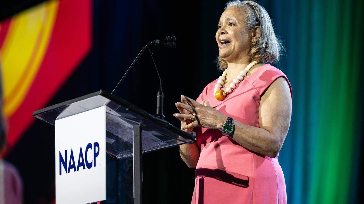 Charlotte Mayor Vi Lyles could stay in office beyond planned resignation date