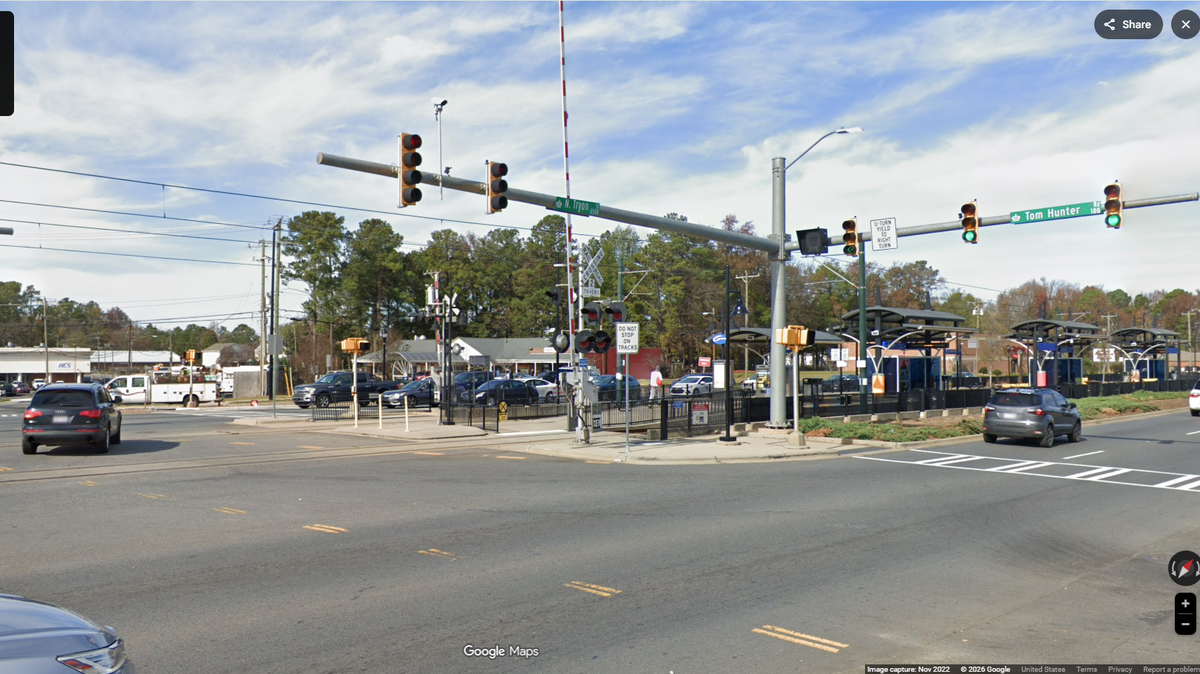 16-year-old fatally shot near busy Charlotte intersection, CMPD says