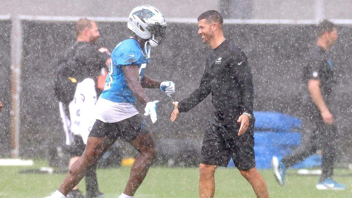 Panthers vet warns teammates about Jaelan Phillips’ tempo in competitive OTAs