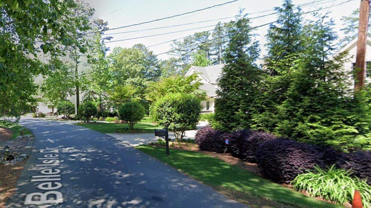 Sewage spews into Lake Norman after ‘pipe failure’ Tuesday, Charlotte Water says