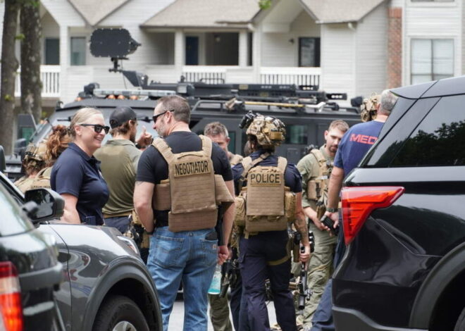 Charlotte-Mecklenburg police SWAT team searches east Charlotte for unnamed suspect