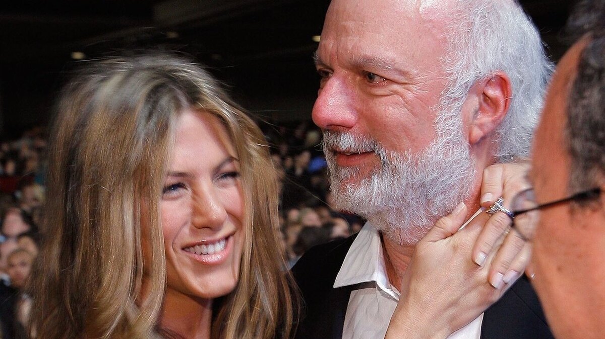 Jennifer Aniston Mourns ‘Father Figure’ James Burrows After His Death