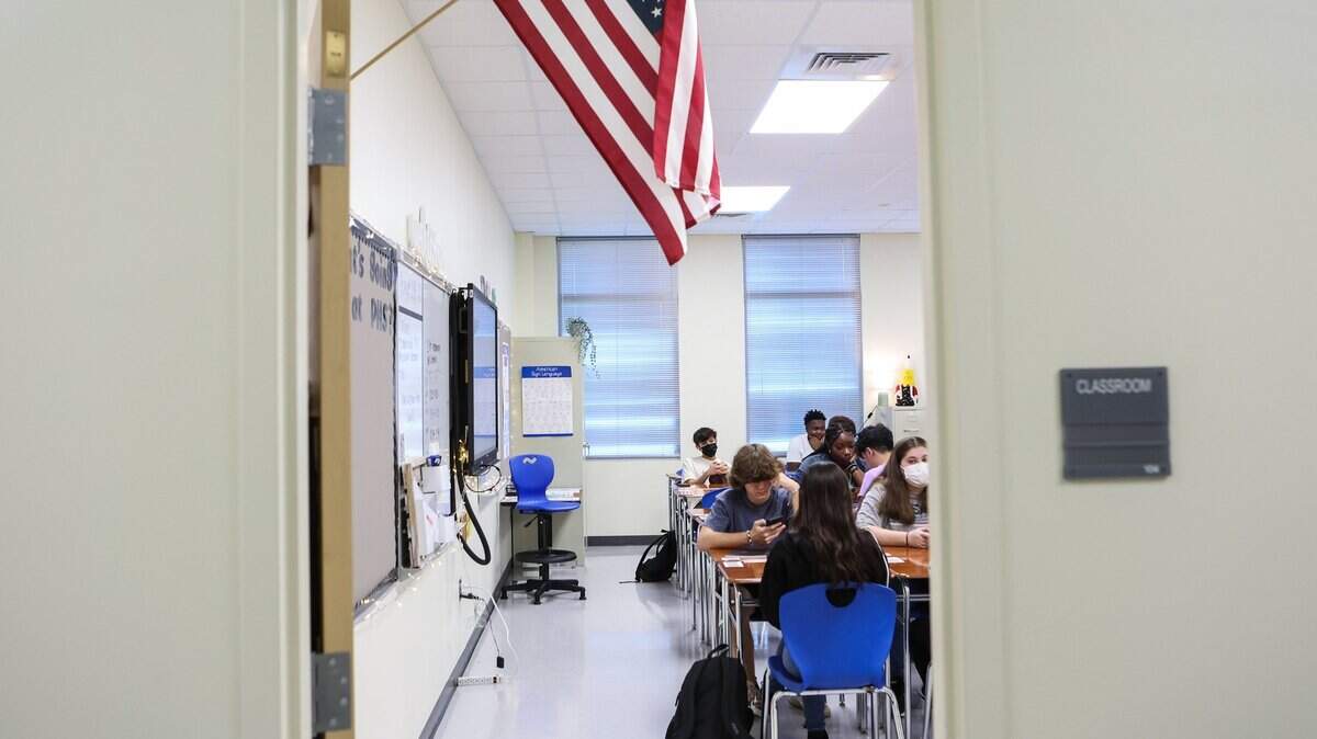 Charlotte-Mecklenburg Schools provides 21 executives with cars, public records show