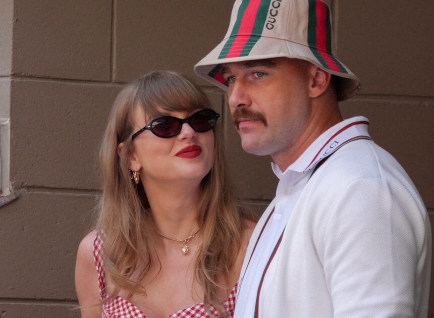 Taylor Swift Gives Surprise Show at Travis Kelce’s Tight End University