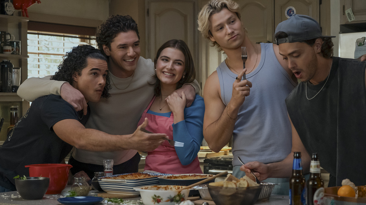 ‘Off Campus’ Creator Teases Major Season 2 Change After Surprise Cast Exit