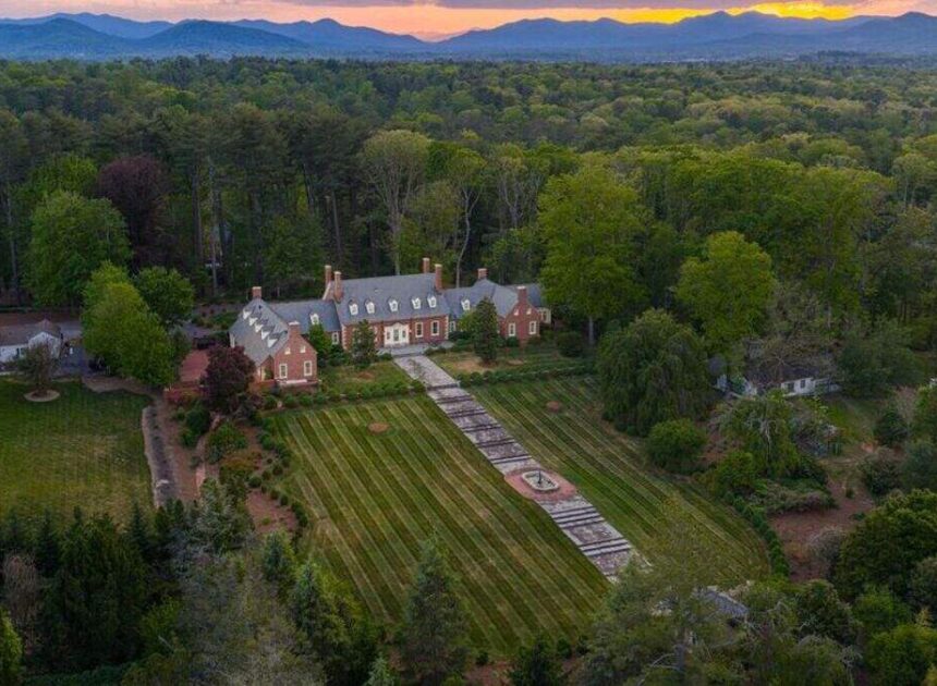 Inside 13 jaw-dropping Carolinas mansions: Athletes, CEOs and a private island