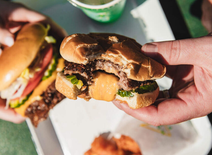 Charlotte burger chain expands with new Lake Norman restaurant. When does it open?