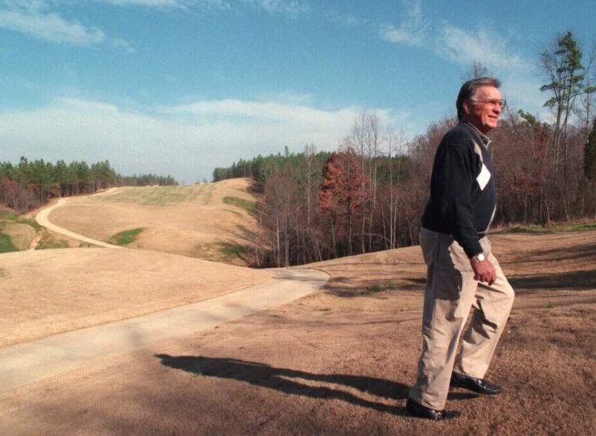 Eddie Knox, mayor who led Charlotte through a different era of growth, dies at 89