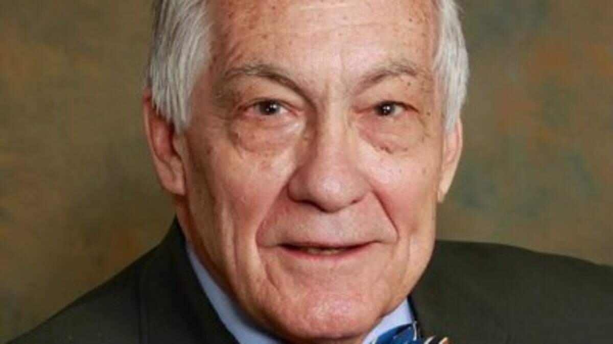 E. Osborne Ayscue Jr., Charlotte trial lawyer and mentor, dies at 92