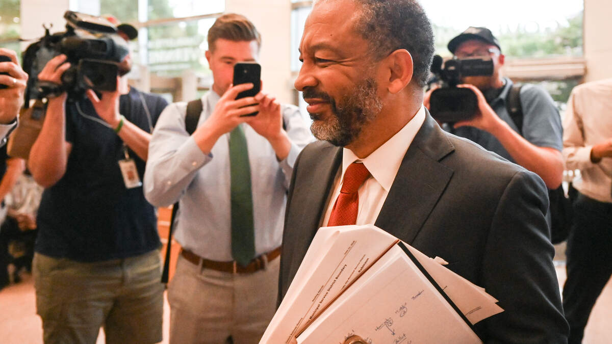 Robert Harrington becomes Charlotte mayor today. He’ll face 4 challenges right away