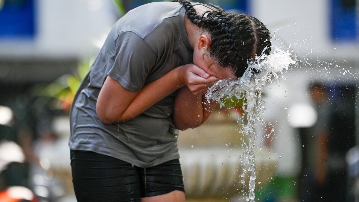 10 Expert Tips on How to Stay Cool and Safe During a Heat Wave
