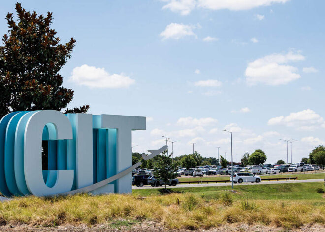 Could shifting politics ‘kill the golden goose’ with CLT airport lease? Some fear so.