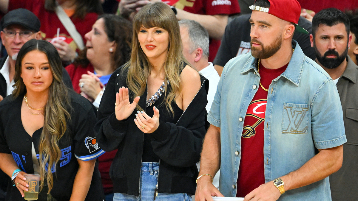 Taylor Swift’s Wedding Guests Left Rehearsal Dinner With ‘TT’ Gift Boxes
