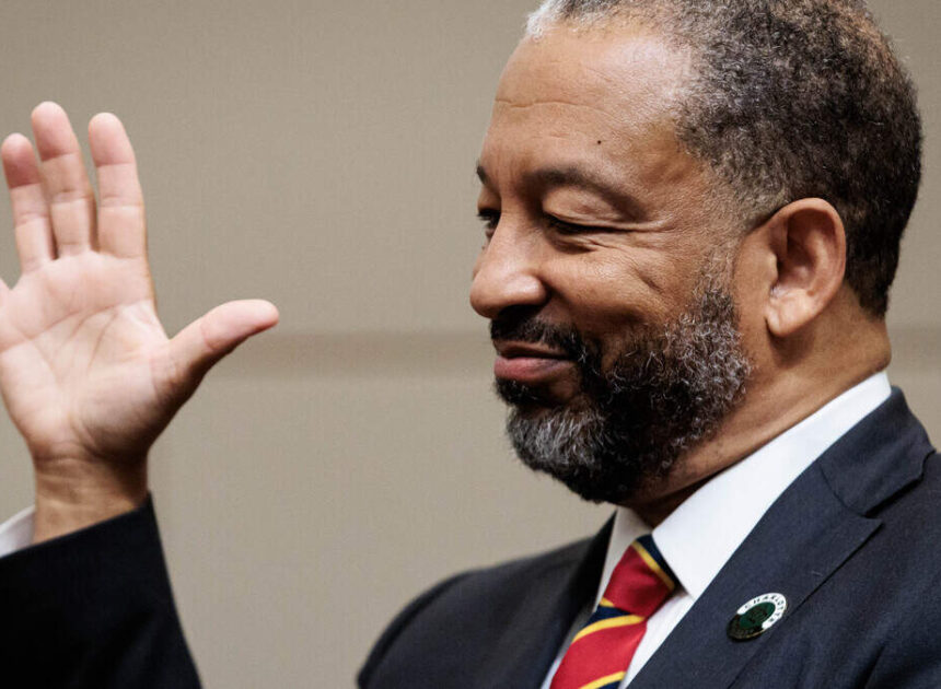 Robert Harrington sworn in as Charlotte’s mayor: What he said in first remarks