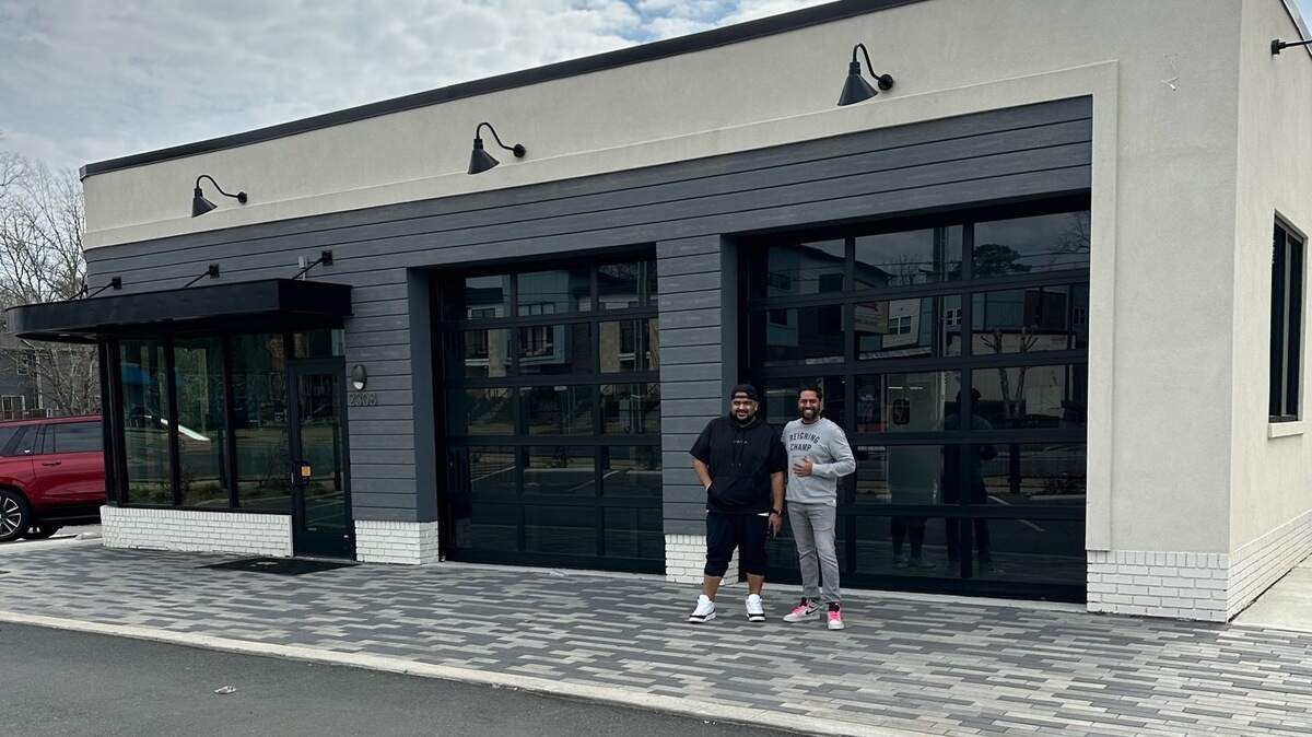 Restaurant and bar quietly closes in Plaza Midwood. Here’s what’s moving in