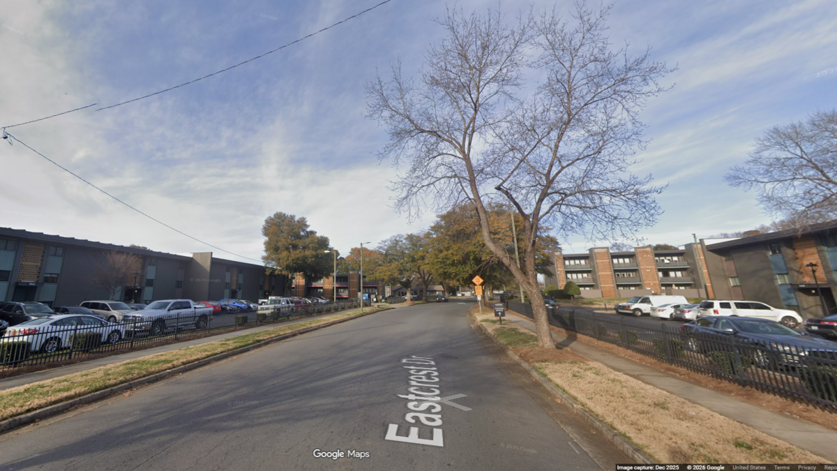 Gunshots leave one dead in Charlotte apartment community, CMPD says