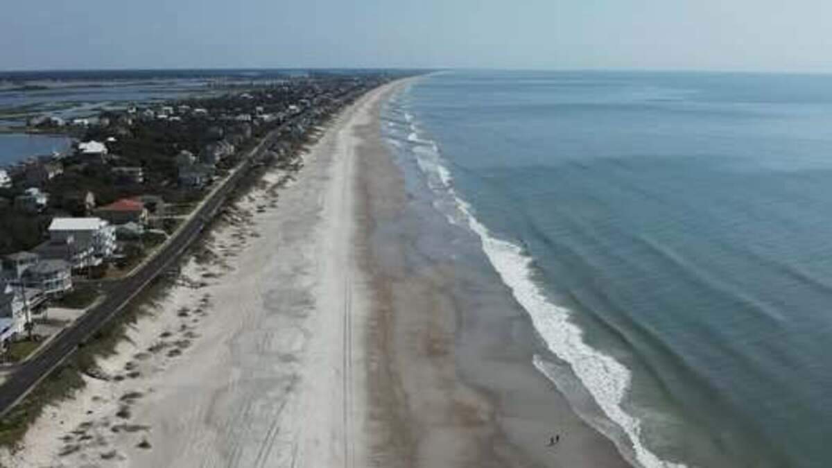 Bystander sees struggling swimmer in ocean, leading to tragic end, NC town says