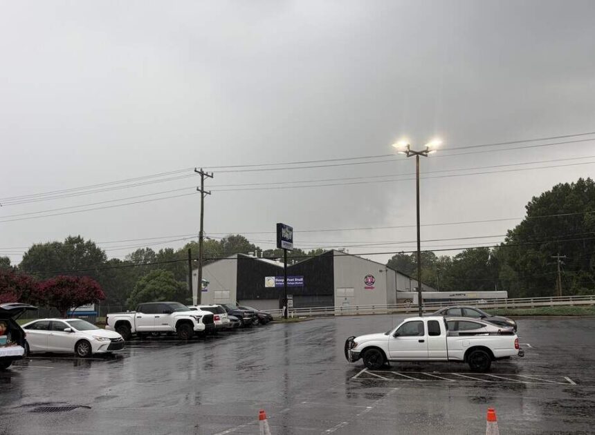 Immigration officials arrest one man outside south Charlotte Latino supermarket
