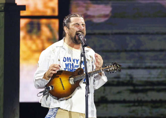 Concert review: Noah Kahan made a Raleigh football stadium feel like New England