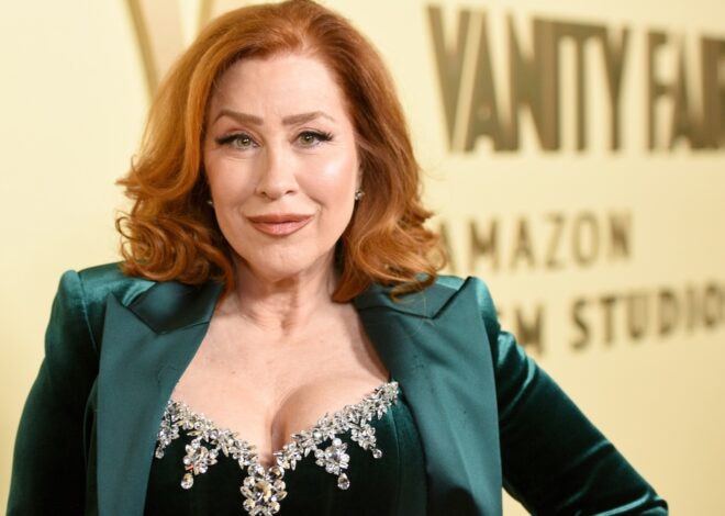 Lisa Ann Walter Is Fighting to Support Teachers Like Her Mom and Daughter