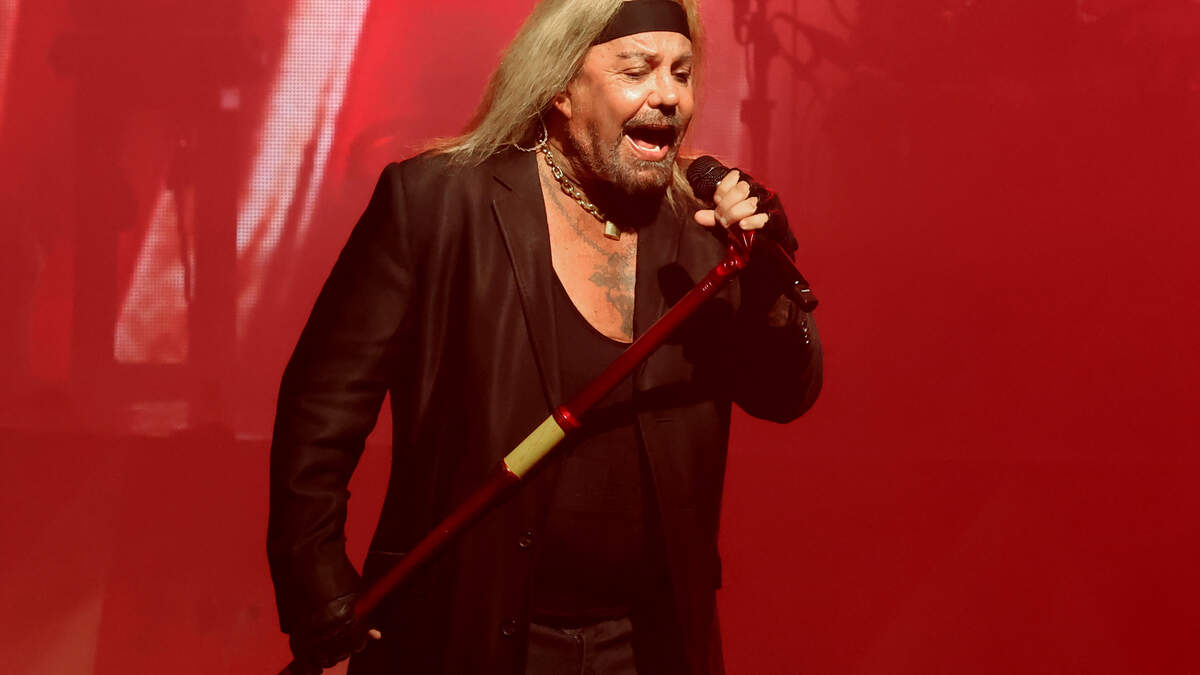 Review: Mötley Crüe brought 1989 back to Charlotte. Not everything has aged well