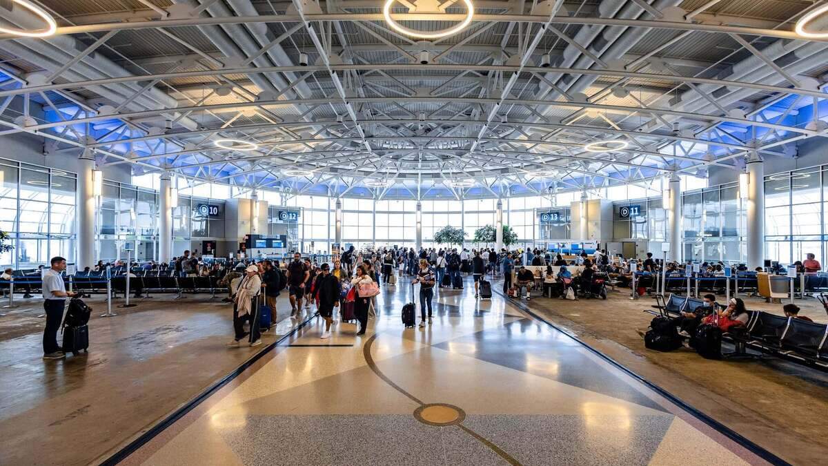 15-year-old says he was abandoned at Charlotte’s airport, CMPD reports