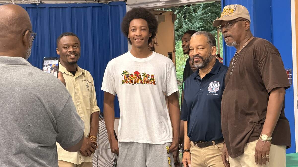 National Night Out launches Charlotte code enforcement project in Hidden Valley
