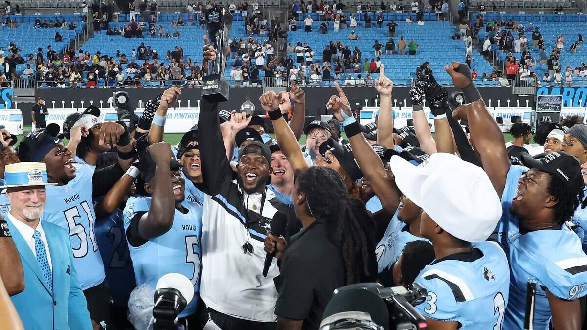 Hough dominates Cardinal Gibbons at Keep Pounding High School Classic Saturday
