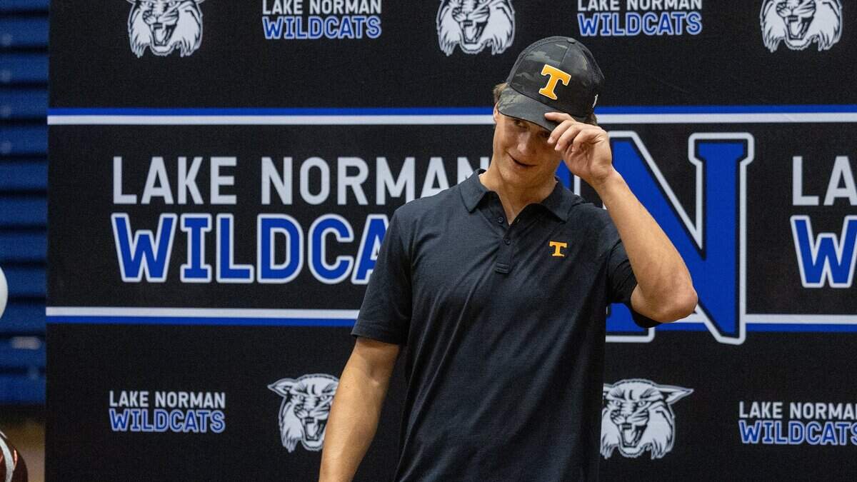 Lake Norman 4-star QB Kaden Craft announces his college decision. Where he’s headed?