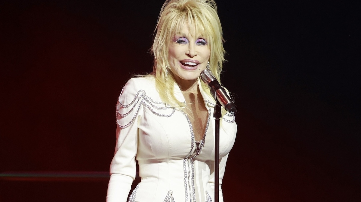 Dolly Parton’s Niece Reveals Singer ‘Financially Supported’ Her Through School