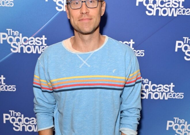 Comedian Russell Howard Mourns ‘Devastating’ Death of Newborn Son Felix