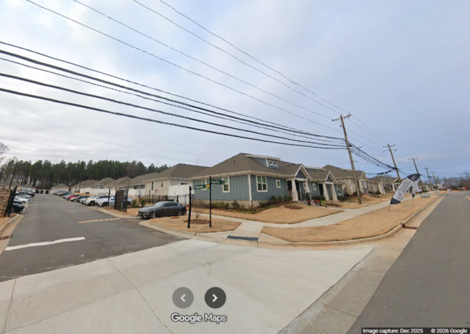 Fatal stabbing at apartment discovered after neighbor calls 911, CMPD says