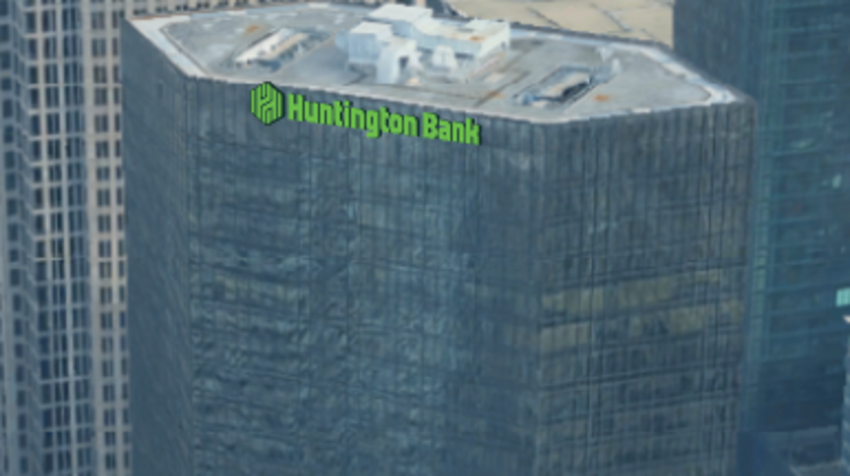 Huntington National Bank adding name to Charlotte skyline, expanding regional HQ