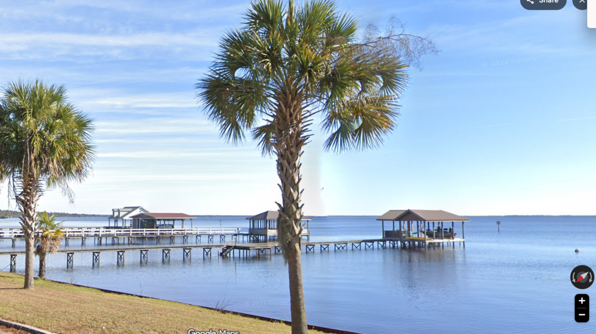 Unsettling discovery of empty kayak leads to body in Lake Waccamaw, NC town says