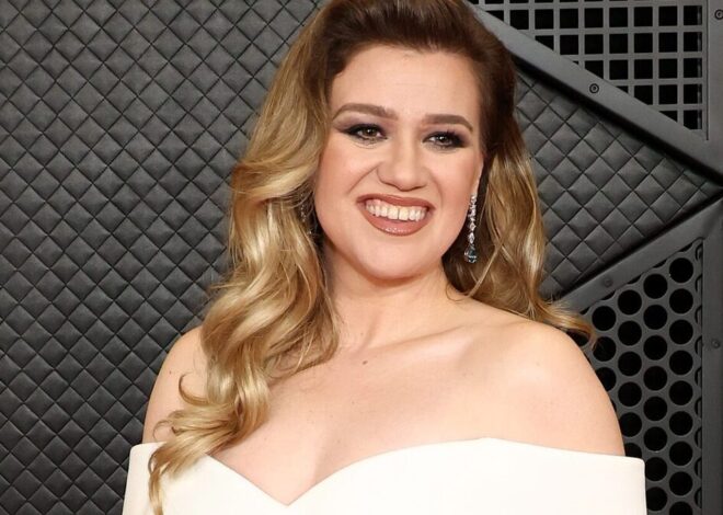 NYC Store at Center of Kelly Clarkson Controversy Seemingly Responds