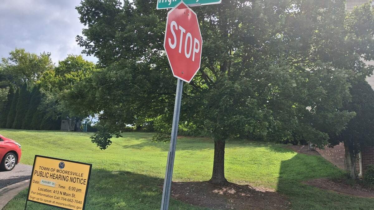 Traffic concerns prompt Lake Norman area board to delay vote on dozens of townhomes