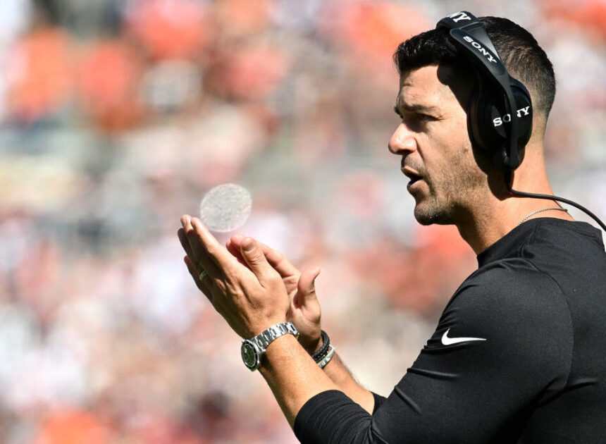 Notes from Panthers practice pre-Eagles game, including key injury updates