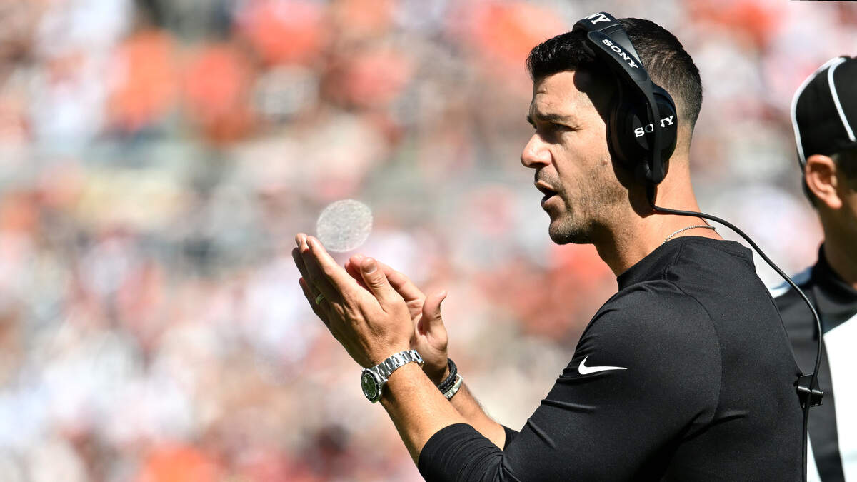 Notes from Panthers practice pre-Eagles game, including key injury updates